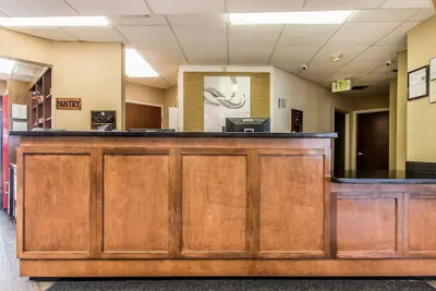 Photo 2 - Quality Suites New Iberia