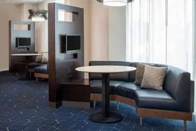 Photo 3 - Courtyard by Marriott Decatur