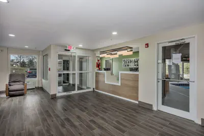 Photo 3 - Sleep Inn & Suites – Oxford – University Area