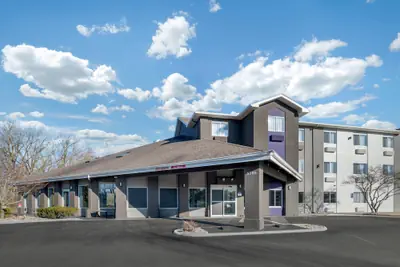 Photo 2 - Sleep Inn & Suites – Oxford – University Area