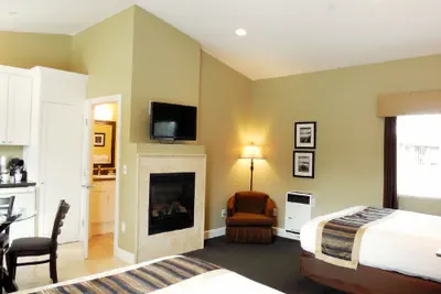 Photo 5 - Sea Breeze Inn And Cottages
