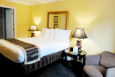 Photo 3 - Sea Breeze Inn And Cottages