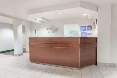 Photo 2 - Microtel Inn & Suites by Wyndham Marianna