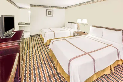 Photo 2 - Travelodge by Wyndham Shreveport LA