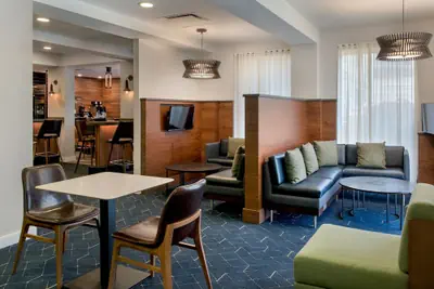 Photo 3 - Courtyard by Marriott Philadelphia Plymouth Meeting