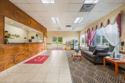 Photo 4 - Econo Lodge Cullman South