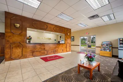 Photo 5 - Econo Lodge Cullman South