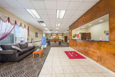 Photo 3 - Econo Lodge Cullman South