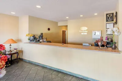 Photo 5 - Econo Lodge Colorado Springs near Airport