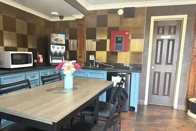 Photo 4 - Economy Lodge by Hotel O Texas City