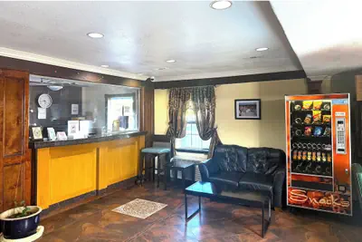 Photo 3 - Economy Lodge by Hotel O Texas City