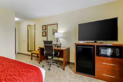 Photo 4 - Comfort Inn & Suites Hillsville I-77