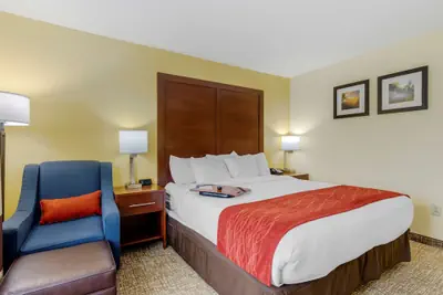 Photo 5 - Comfort Inn & Suites Hillsville I-77