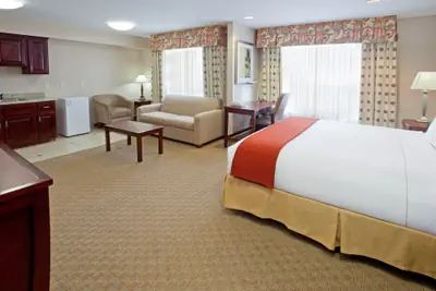 Photo 4 - Holiday Inn Express & Suites College Station by IHG