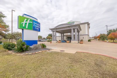 Photo 2 - Holiday Inn Express & Suites College Station by IHG