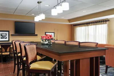 Photo 3 - Hampton Inn Oklahoma City-I-40 E. (Tinker Air Force Base)