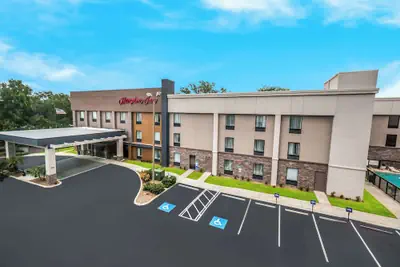 Photo 2 - Hampton Inn Winter Haven