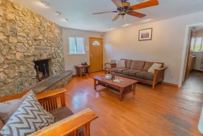 Photo 5 - Mariposa Lodge
