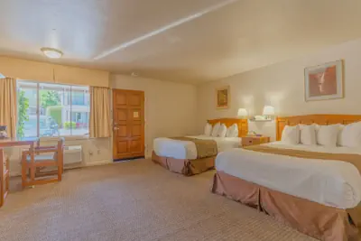 Photo 2 - Mariposa Lodge
