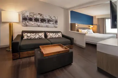 Photo 2 - SpringHill Suites by Marriott Herndon Reston