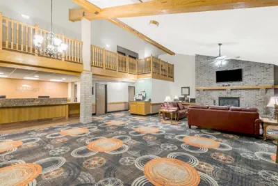 Photo 2 - Baymont by Wyndham Marshalltown