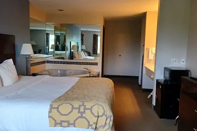 Photo 5 - City Express By Marriott Freeport