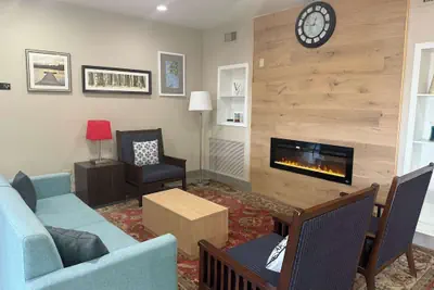 Photo 5 - Country Inn & Suites by Radisson, Elgin, IL