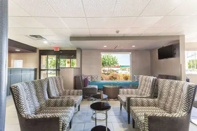 Photo 3 - La Quinta Inn & Suites by Wyndham Jackson Airport/Pearl