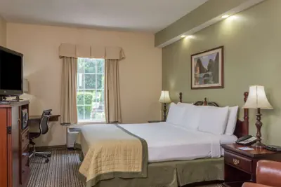 Photo 3 - Baymont by Wyndham Lakeland