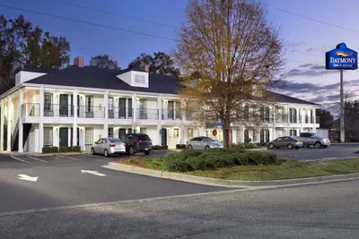 Photo 2 - Baymont by Wyndham Eufaula