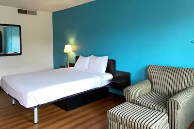Photo 5 - Travelodge Inn & Suites by Wyndham Missoula University Park