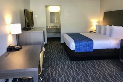 Photo 2 - Travelodge Inn & Suites by Wyndham Missoula University Park