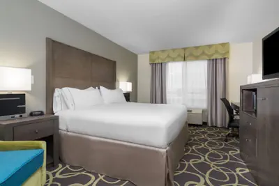 Photo 3 - Holiday Inn Express & Suites Ames by IHG