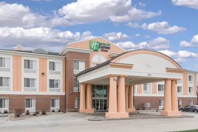 Photo 2 - Holiday Inn Express & Suites Ames by IHG