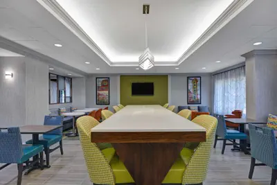 Photo 4 - Hampton Inn Gallatin