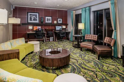Photo 4 - Hampton Inn Eugene