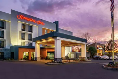 Photo 2 - Hampton Inn Eugene