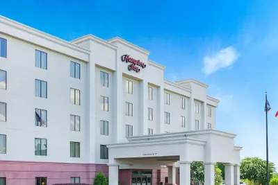 Photo 2 - Hampton Inn Columbus-North