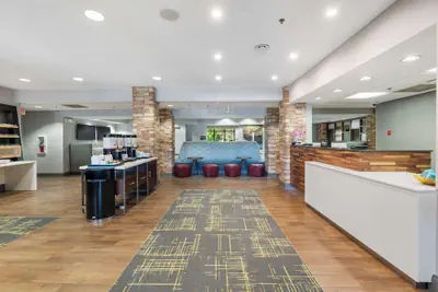 Photo 5 - Hampton Inn Ottawa (Starved Rock Area)