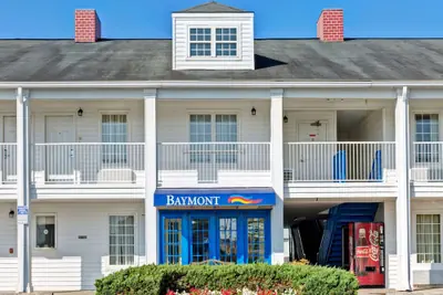 Photo 2 - Baymont by Wyndham Sanford
