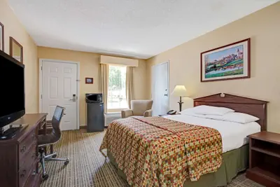 Photo 5 - Baymont by Wyndham Smithfield