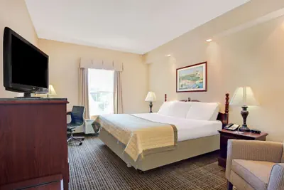 Photo 4 - Baymont by Wyndham Pearl