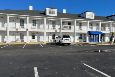 Photo 2 - Motel 6 Georgetown, SC - Marina