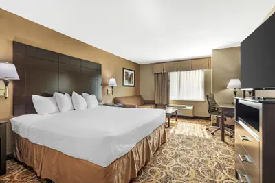 Photo 4 - Best Western Northwest Inn