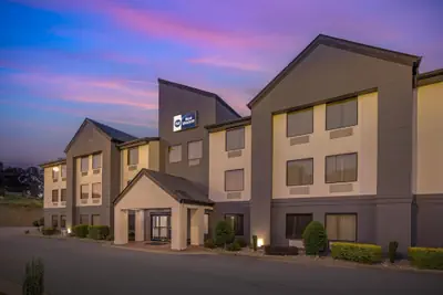 Photo 2 - Best Western Commerce Inn