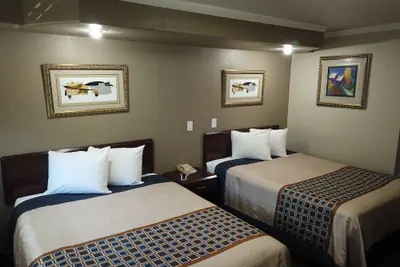 Photo 4 - Little Boy Blue Motel