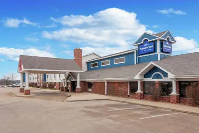 Photo 2 - AmericInn by Wyndham Peoria