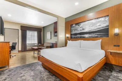 Photo 2 - Best Western Plus Yukon