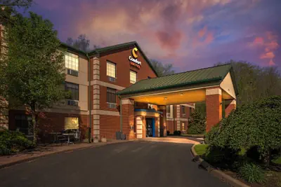 Photo 2 - Comfort Suites Pittsburgh Airport