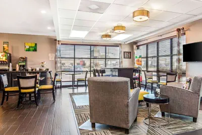 Photo 5 - Quality Inn Memphis Airport